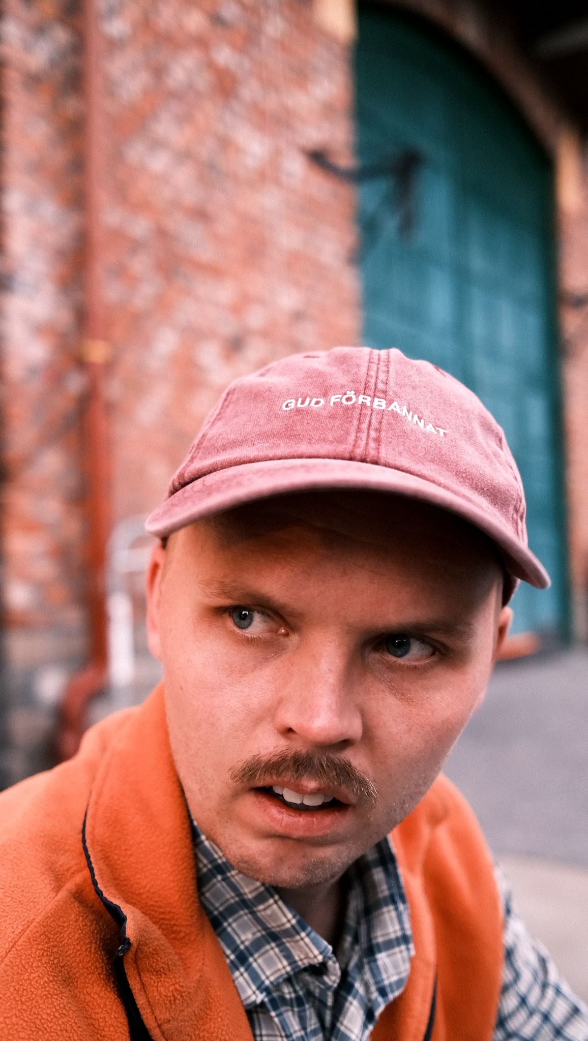 Dad Hat, tvättad vinröd - Gud förbannat